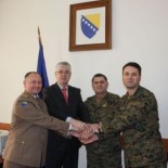 Ministar obrane BiH Zekerijah Osmić s načelnikom ZS OS generalom Antom Jelečom i zamjenicima, generalima Mirkom Tepšićem i Senadom Mašovićem (krajnje lijevo i desno)