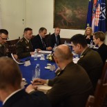Tko o čemu, Pantovčak o reformiranju obrane
