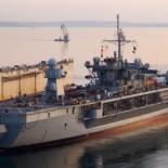 USS Mount Whitney opet u "Lencu"