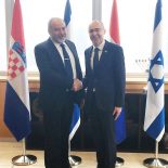 U Izraelu i o borbenim zrakoplovima