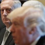 Privremenim nasljednikom Trump kažnjava Mattisa
