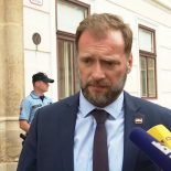 Banožićevi problemi s novinarima, helikopterima i obranom općenito