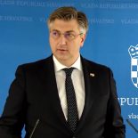 Plenković opet usputno o odgodi nabave borbenih aviona