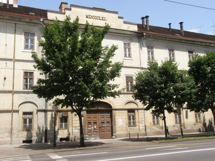 Bivša vojna bolnica - izvana gladac, iznutra jadac