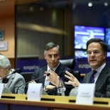 Rutte: "Europljani će morati više trošiti za obranu ili početi učiti ruski"