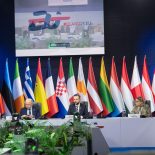 Varšava: "same strategije ne mogu nas obraniti"