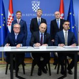 Kako do tvornice streljiva? Vlada i Beretta potpisale novi dokument ...